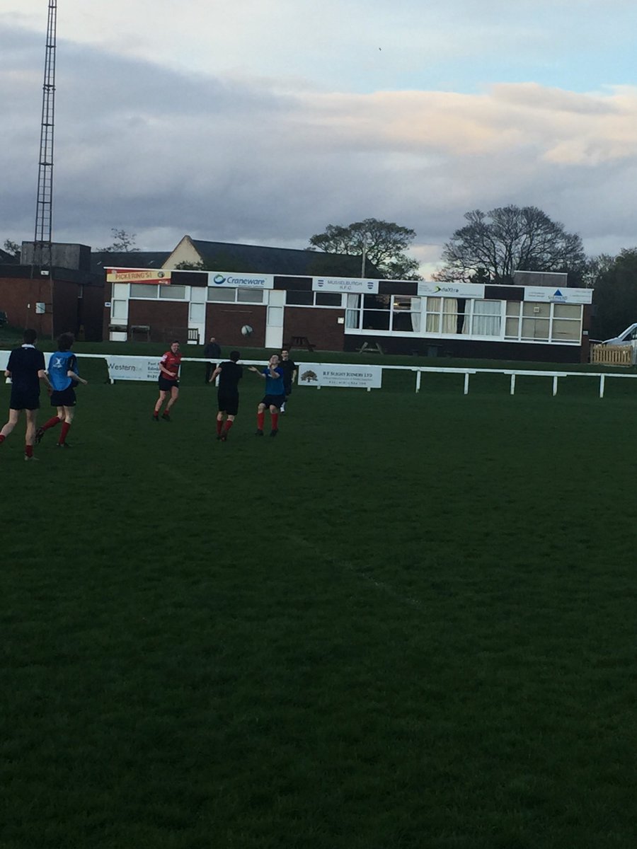 MRFC_YOUTH's tweet photo. Recovery game. 10 pass kicking. Bit of fun and learning skill. @scotrugbycoach @fiferugby @EULRFC #rugby #kickandcatch #recoverygames https://t.co/EaO4BEmU7M