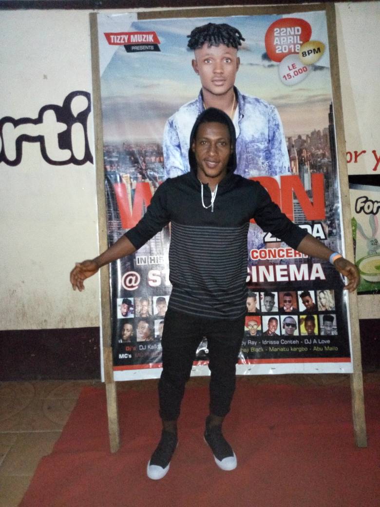 Kemson02's tweet photo. Me sef dae lunch me album 😎December 25 na sheika Steven stadium Album title football mos play
#kandabongo #saloneswag @starcocinema #wasonzigida 🇸🇱♫
Pam
Pam
Pam
      Lagoooooo😃😃😃👍👍🙏🙏🙏 https://t.co/PJgBFoxB3E