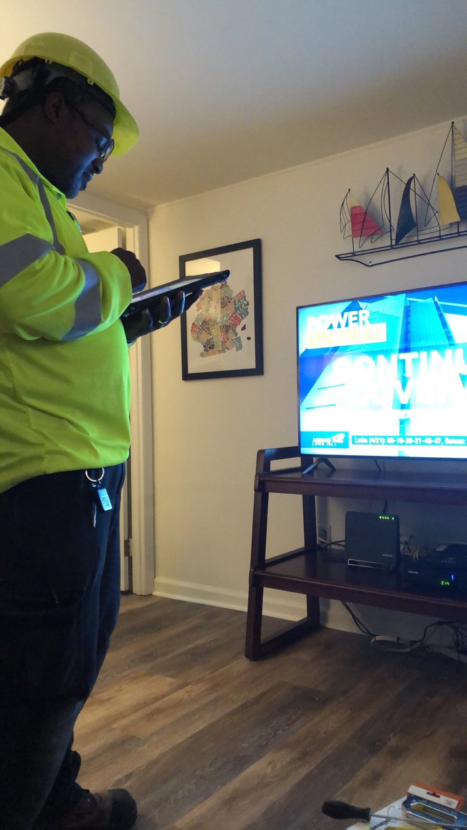 pcavlin's tweet photo. Not all heroes wear capes #CableMan #InternetMan #Optimum https://t.co/tbpo7S71Aj