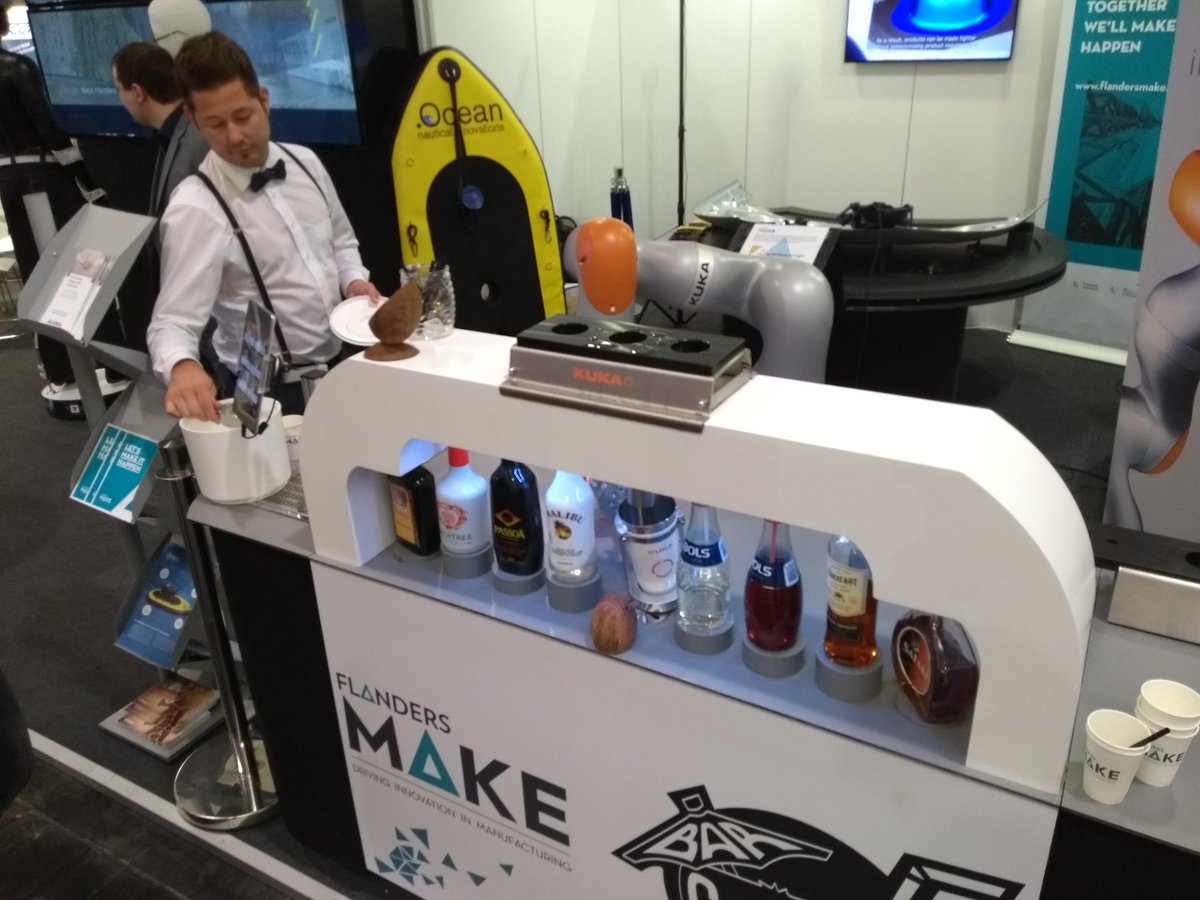 TheunynckAnton's tweet image. Visiting @FlandersMake right at #cemat2018 #Hannover where cocktails are a robot's job! #innovation