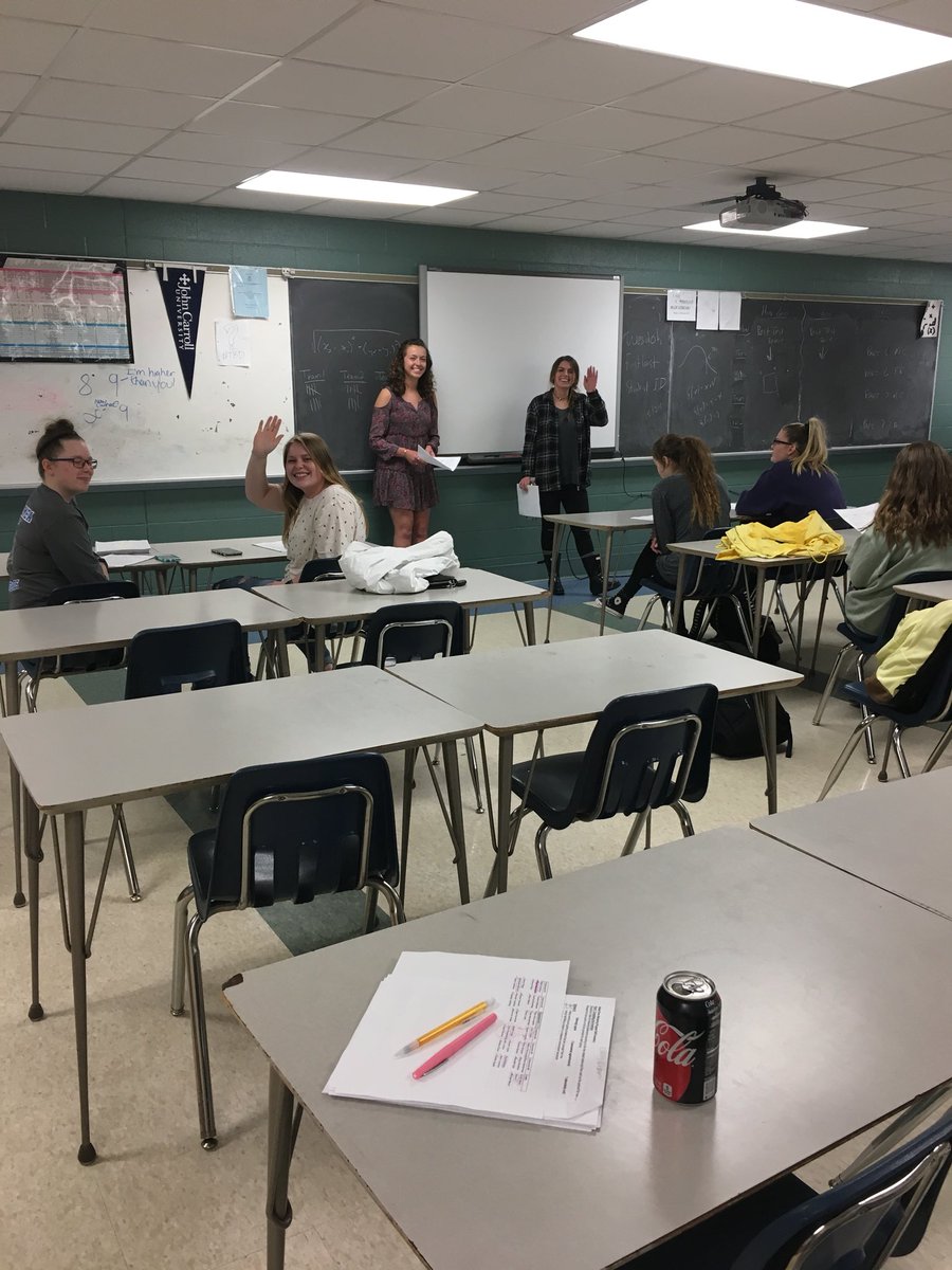 Rebelmentors's tweet photo. Learning how to write and teach a lesson for Rebel Grow classroom #StudentsTeachingStudents #studentleaders #minilesson #discussion #SouthHSpointsofpride @SOUTH_Principal https://t.co/y4L0QpbfFw