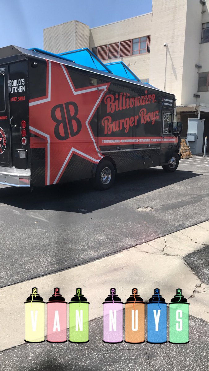 Gab_Encarnaci0n's tweet photo. Burger Heaven at Van Nuys #Loyaltygroup #AdminProfessionalsDay #AT&T https://t.co/rwbpzMzoeP