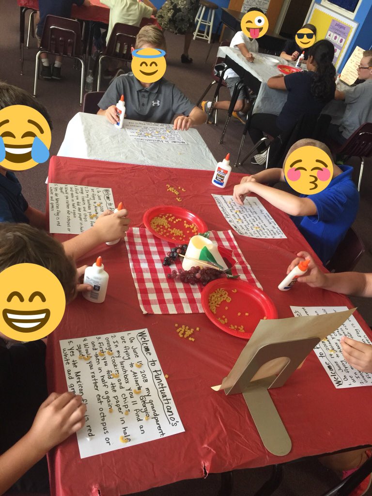 MrsHurstTeach's tweet photo. Punctuatiano’s Italian Punctuation Cafe in 3rd grade today! #SP18Interns #engaging https://t.co/yNtmnL952L