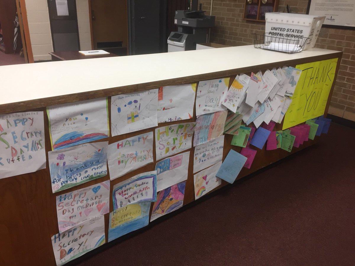 AaronKellert's tweet photo. FD Moon students and staff show Ms Ruffin some love on Secretary’s Day. She’s the best! https://t.co/8DME4f3RCB