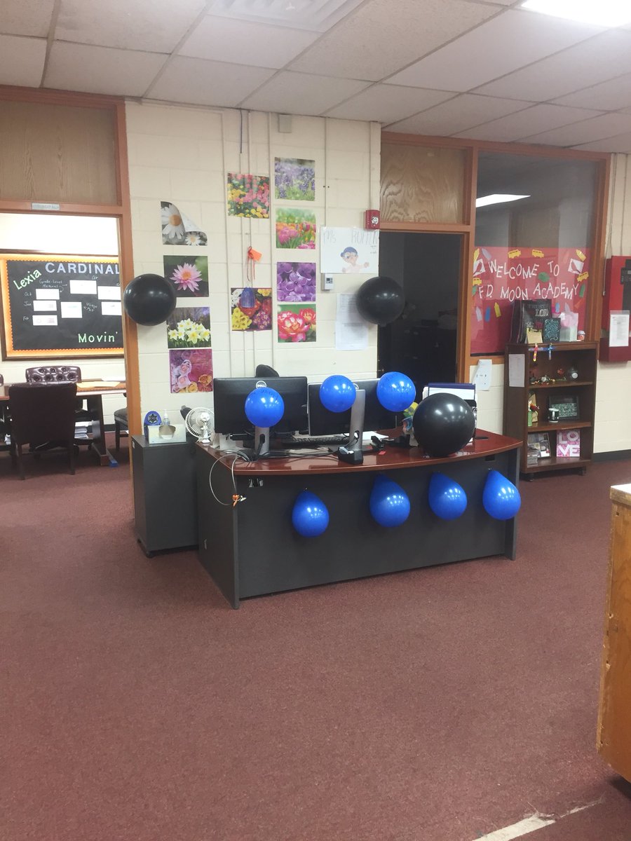 AaronKellert's tweet photo. FD Moon students and staff show Ms Ruffin some love on Secretary’s Day. She’s the best! https://t.co/8DME4f3RCB
