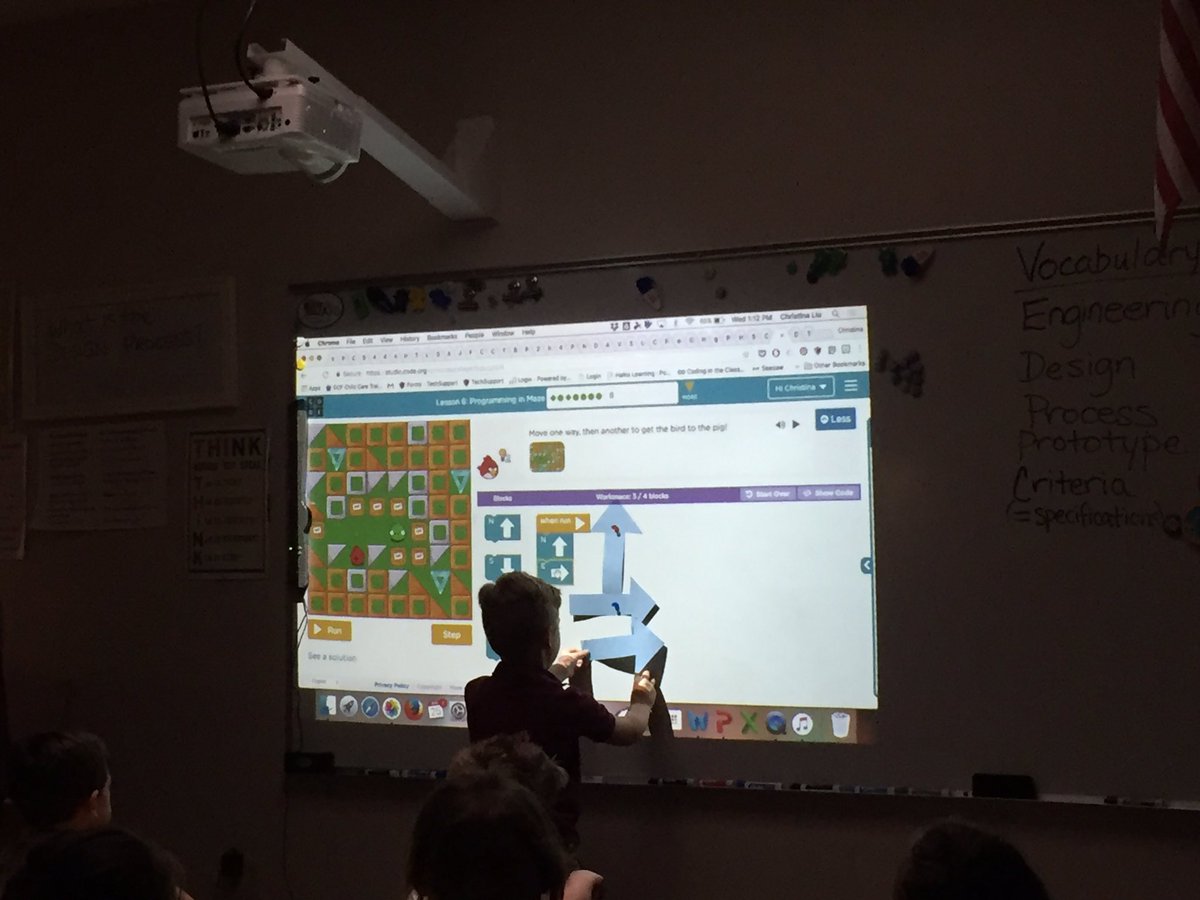 christinalaoshi's tweet photo. When the interactive whiteboard pen goes missing, do a digital-analog mashup! #LMPThinkTank @codeorg #kidscancode #STEAM @STEAMeducation https://t.co/CslcNuaSPL