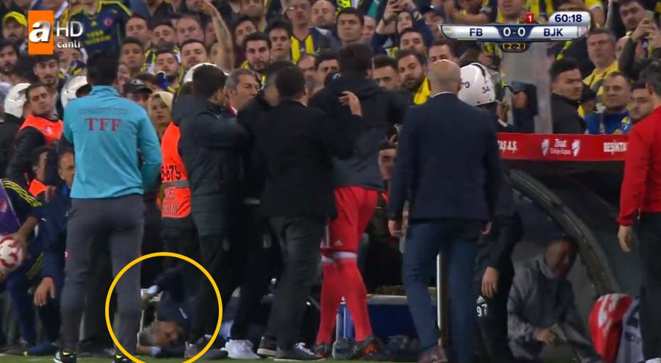 Adalet için! 
  #UefaCometoTurkey