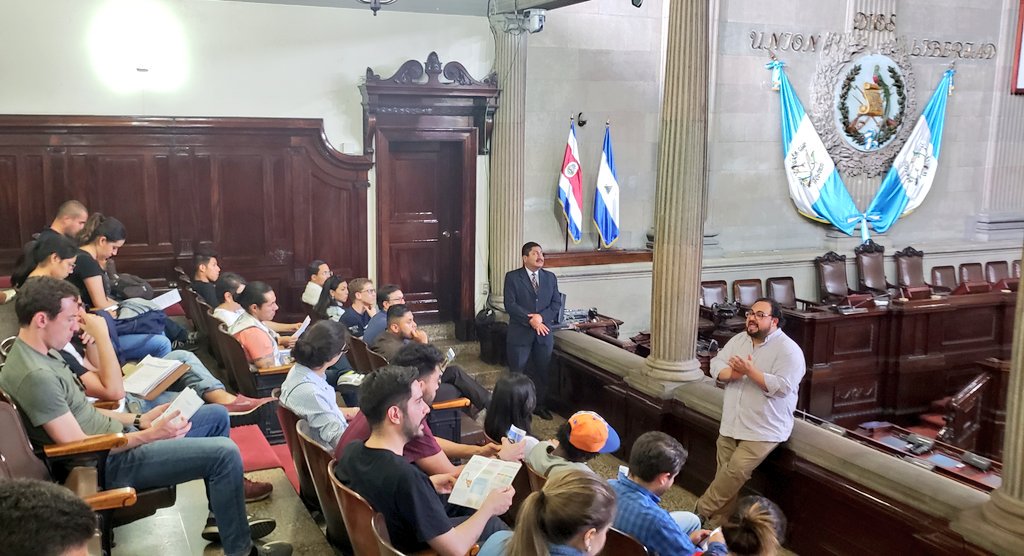 cesarlp's tweet photo. Nuestro colega @kokiceballos de @IRI_es en acción: explica a jóvenes de #Guatemala #Peru #Mexico #USA #ElSalvador #Honduras #TechCampGT participantes de #TechCampGT sobre la ley de acceso a la información pública https://t.co/piEU7c0aD7