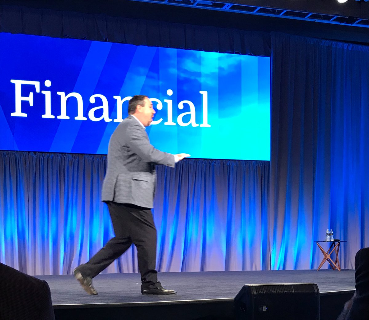 theJuliaCarlson's tweet image. One of @lpl beloved leaders @_BurtWhite in action and he did not disappoint!! #LPLMasters #myfavorite