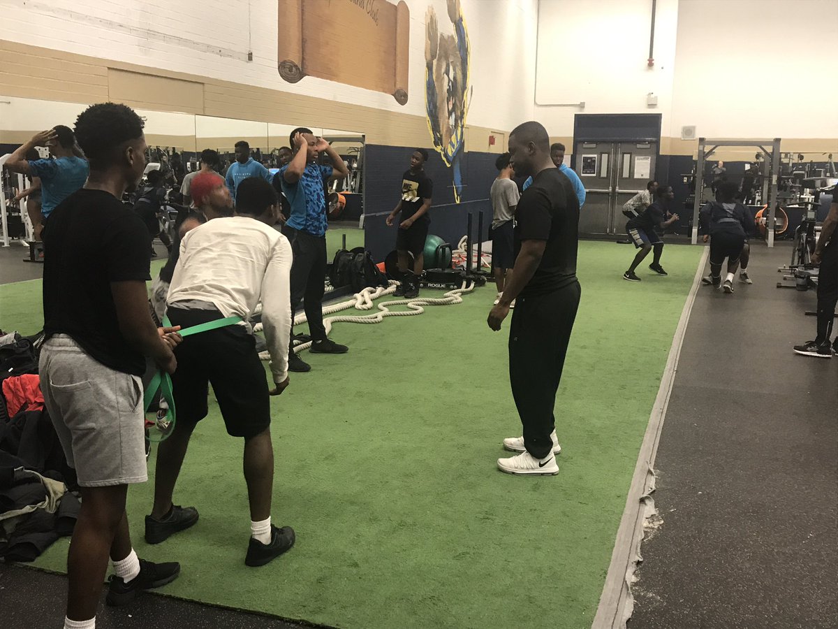 NewsMaldenMA's tweet photo. April showers + #SolidTraining inside brings 'Ws' in Sept. Oct. & Nov. as @MaldenHS_Sports #Tornados on another work day #Committed #Together @MaldenPublic @MayorOfMalden @MaldenHS https://t.co/XbgdGCKYOt