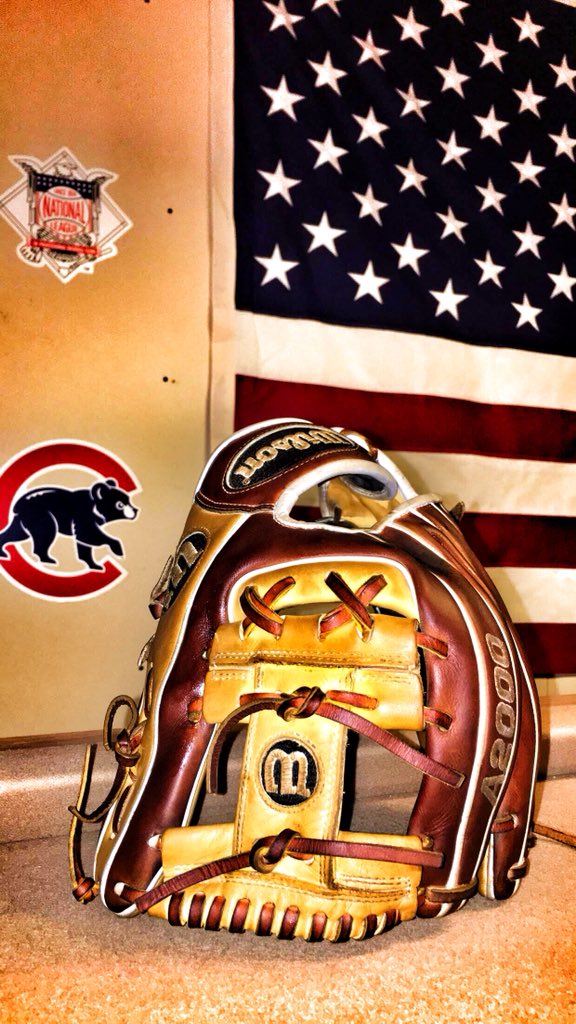 DrieverKelson's tweet photo. @wilsonballglove @RedSox @mookiebetts #WilsonWednesday https://t.co/ZlLrXtapHM