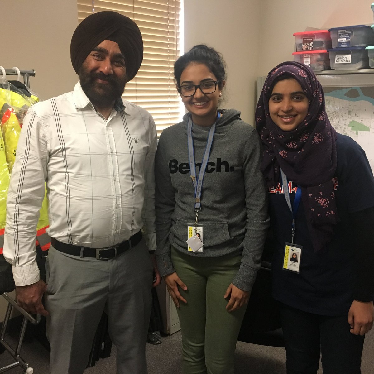 SurreyRCMP's tweet image. Three of our Community Programs Volunteers helped recover three stolen vehicles this morning as part of the Stolen Auto Recovery Program. This brings the total up to 20 for the year. Nice work team! #Volunteers #AutoCrimeEnforcementMonth