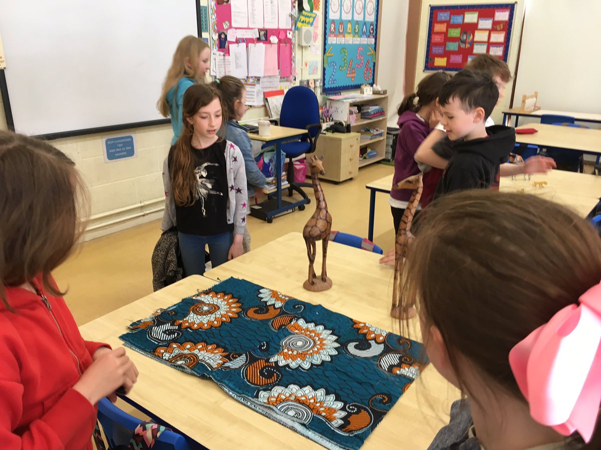 3rdclassGETNS's tweet photo. Check out our #gallerywalk activity from this afternoon. We had to figure out what we will be learing about for the next 8 weeks 🐅🐘☀️🌅🦋 #getns #sese https://t.co/Hv5gPuzm4C