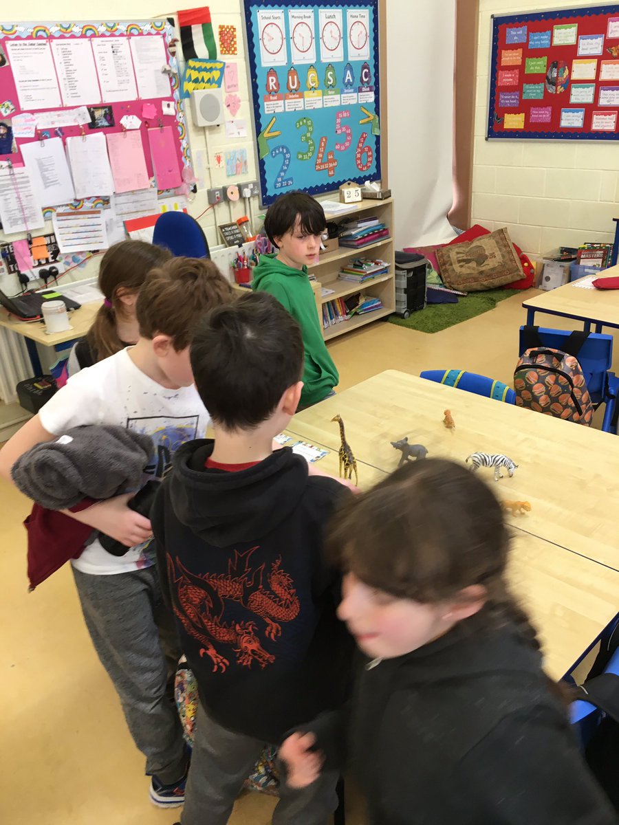 3rdclassGETNS's tweet photo. Check out our #gallerywalk activity from this afternoon. We had to figure out what we will be learing about for the next 8 weeks 🐅🐘☀️🌅🦋 #getns #sese https://t.co/Hv5gPuzm4C