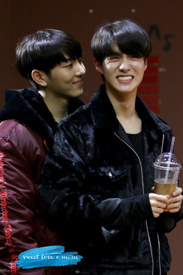 itzjustalice's tweet photo. am I the only one who thinks about this a lot?
#yeoone #kino #pentagon #changgu #hyunggu #kinone #2gu https://t.co/597FnG7044