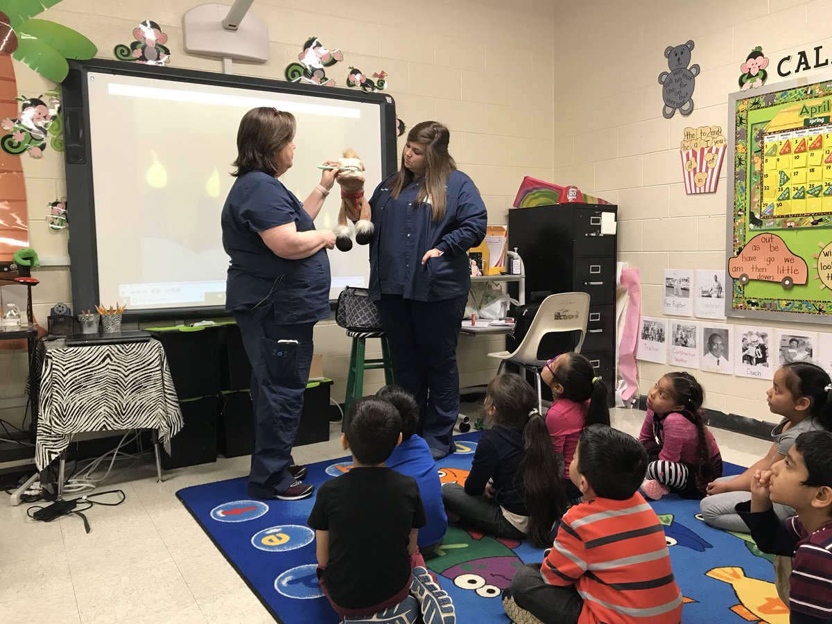 Mrs_Bell17's tweet photo. Thank you to Children’s Dental in Columbia for showing us how to brush our teeth and teaching us about what happens at the dentist office! Y’all are great! #CommunityHelperDay https://t.co/kqKNhk2FOZ
