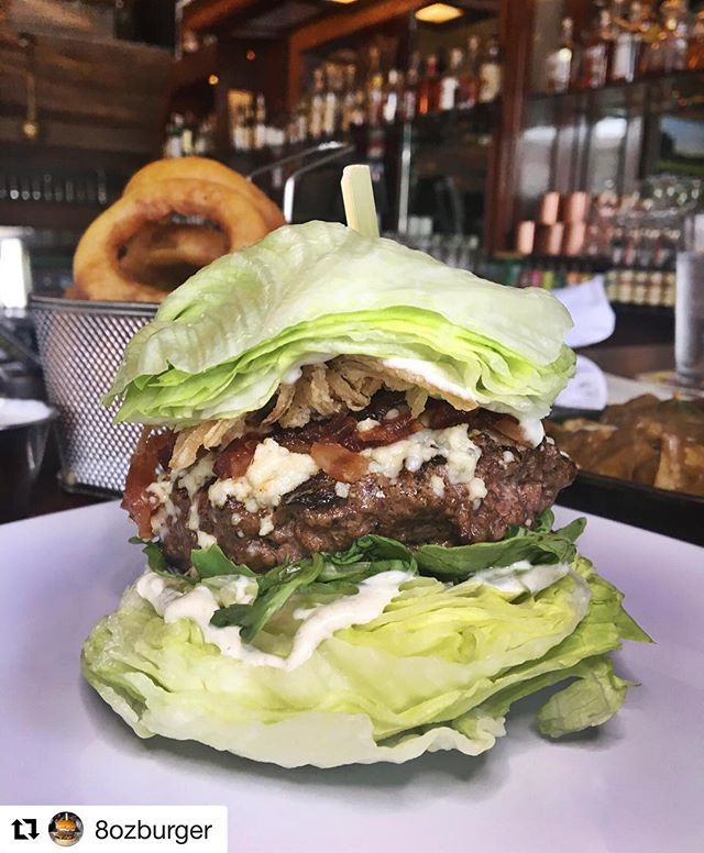 Biteofseattle's tweet photo. This #burger is the bomb! Low carbs & GF. Doesnโt get much juicier than that! โค๏ธ @8ozburger More #delicious bites like this at the @albertlee1939 @Biteofseattle July 20-22! #Biteintosummer https://t.co/VUwIb9tvJq