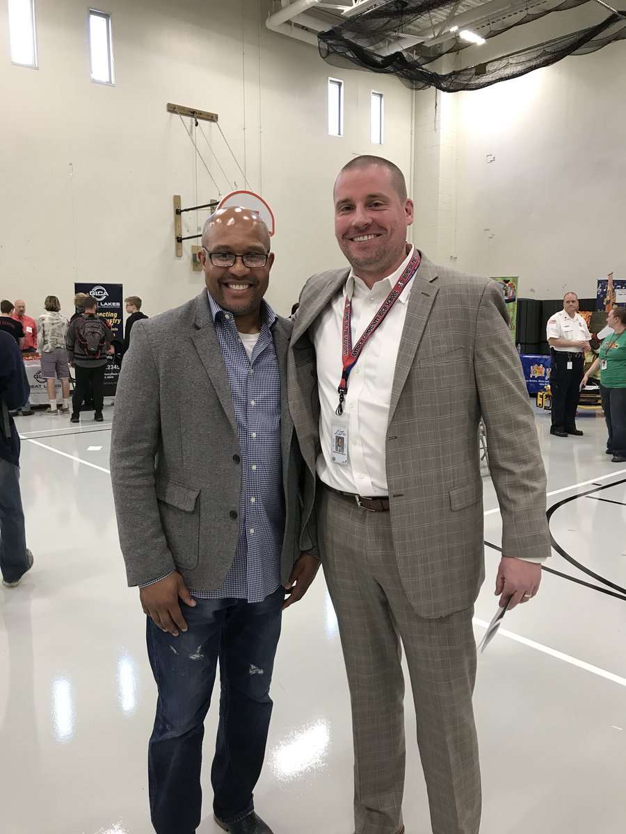 hubbardbradford's tweet photo. Very proud of the collaboration between #CHSD117 &amp; @Rotary in hosting today’s #CareerFair! Great opportunity for kids &amp; community. @taleithompson set the tone with the keynote. #FindYourIt https://t.co/LqVUmZwKQR
