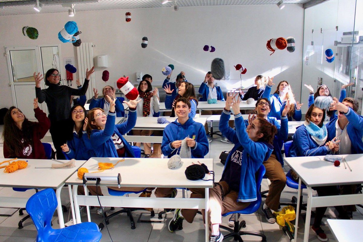 knitaid's tweet photo. Students at Brains International School in Spain knitting for Knit Aid - we love this pic! 😍 

#knitaid #knitaidforrefugees https://t.co/vtK3EkQzDv