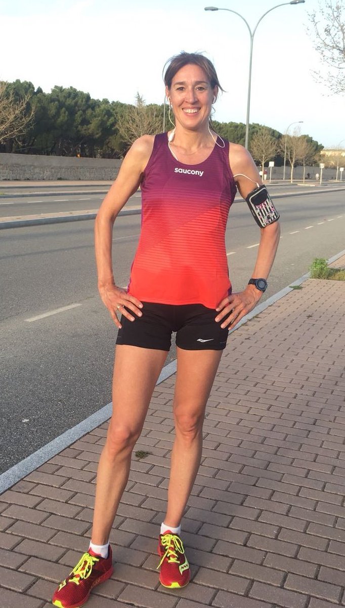 JackieMartin74's tweet photo. Por fin hemos entrenado con calorcito y además estrenando los nuevos colores de @SauconySpain, hoy gran entreno volando con mis #TYPEA8... #asidagustocorrer #RunYourWorld #athletics #correr #asfalto #primavera #comodidad #graciassaucony #mañanamasymejor https://t.co/V17KeGmA4N