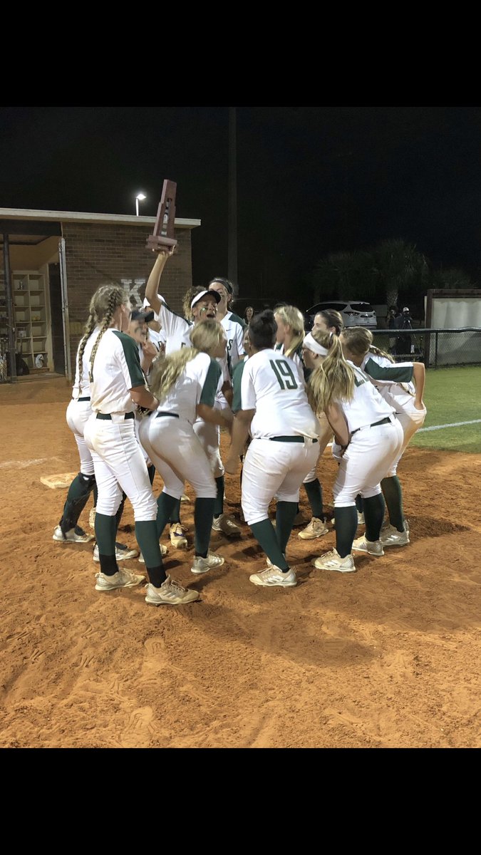 GJHSsoftball's tweet photo. DISTRICT CHAMPS! The Eagles will move on to the first round of Regional home on Wednesday! Way to go ladies! https://t.co/eZX0xNDPs2