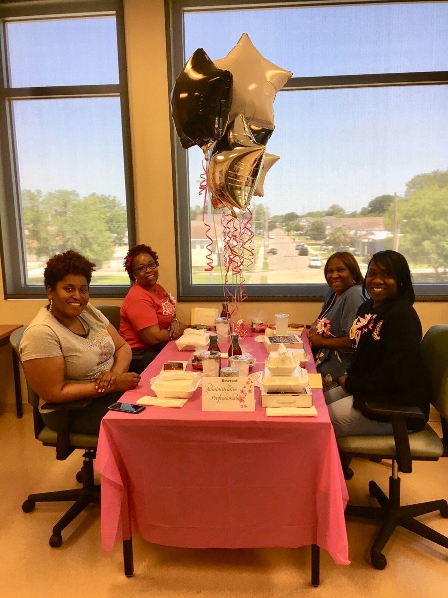 PrincipalGreen3's tweet photo. Today, the Capdau Family happily celebrated their Administrative Professionals!! Thanks for all you do. We 💗 You....One Team, One Family! https://t.co/1DfLsWmkyF