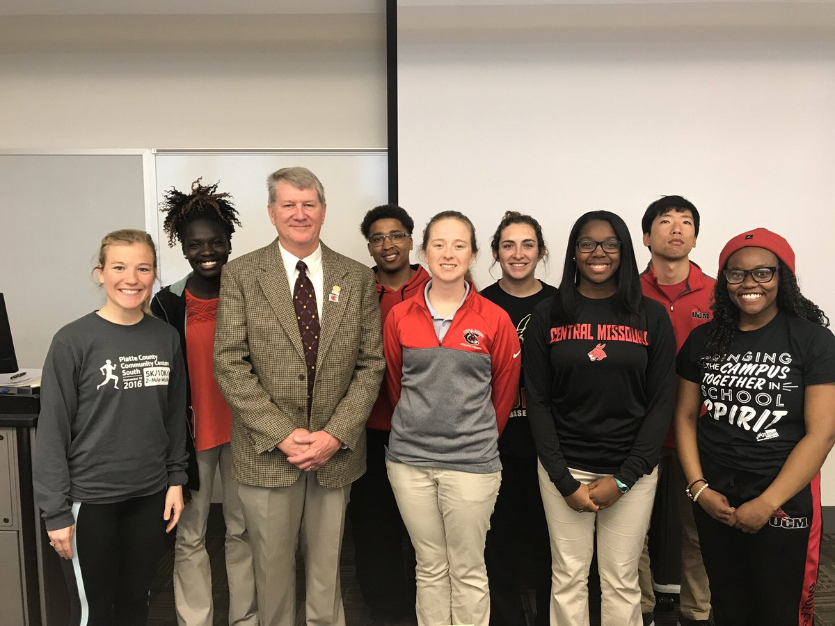 UCMATSA1's tweet photo. Enjoyed hearing you present this morning, John. Thank you for discussing about licensure with our students. Always a pleasure! https://t.co/t85DgnO9Pz