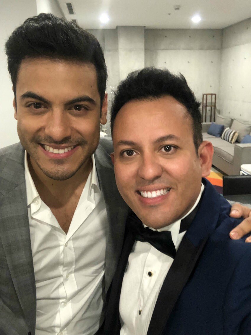 ChrysDomm's tweet photo. Querido @_CarlosRivera ¡Qué grande eres! Nos has inspirado para seguir creyendo que nuestros sueños se pueden cumplir, y que nadie te diga “NO!” Gracias por regalarnos una Noche de #GalaHits ¡espectacular! Merecido homenaje a tu exitosa trayectoria, que vengan más éxitos hermano https://t.co/k07eqTGkNs