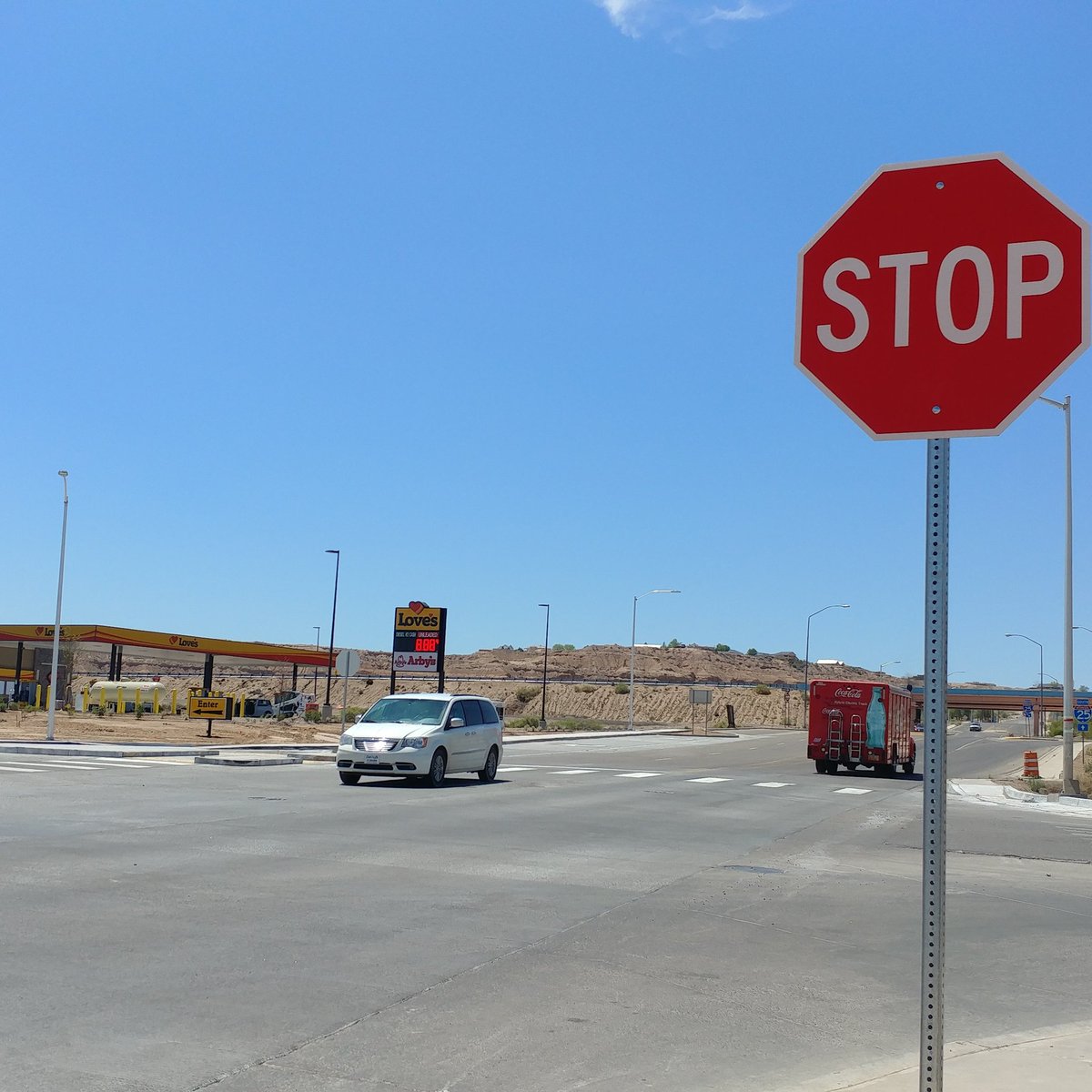 VCNewsBulletin's tweet photo. FYI: The intersection of Camino del Llano and Christopher Road in Belen is now a four-way stop. East and westbound drivers need to be especially aware, since the signs on Camino del Llano are a new feature. #belen #trafficsign #stop https://t.co/DVvmJQk78z