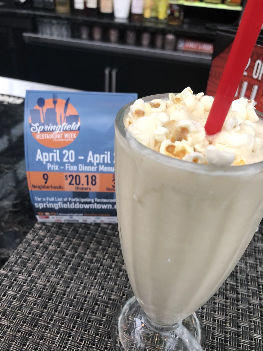 RayBerryJr's tweet photo. Yum yum @LuxeBurgerBarMA. Out supporting @SpringfieldBID for Resturant Week with @ThomasJFox #popcornshake. https://t.co/OrpYJcCNYA