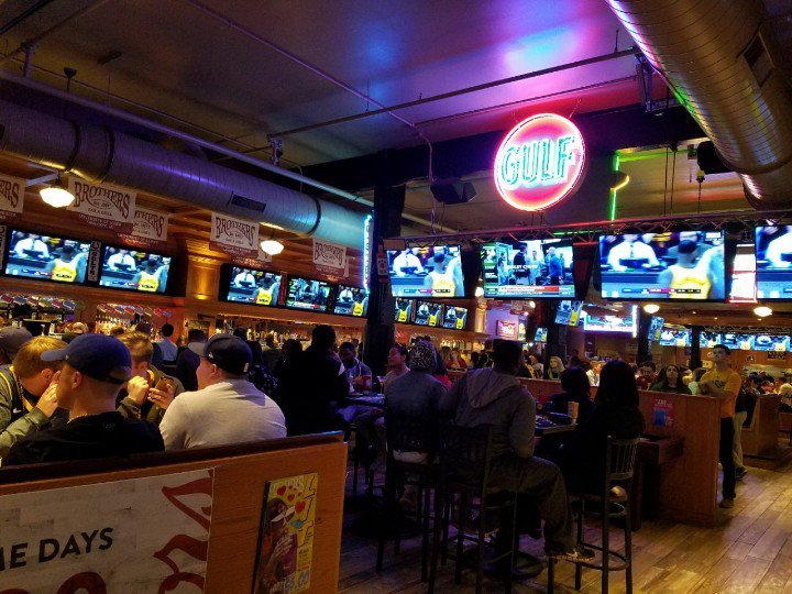 benpeetz's tweet photo. Went to the Brotherhood Bash with my brother and now watching the game at @BrothersIndy #FDIC2018 https://t.co/J7K9uGuwTn