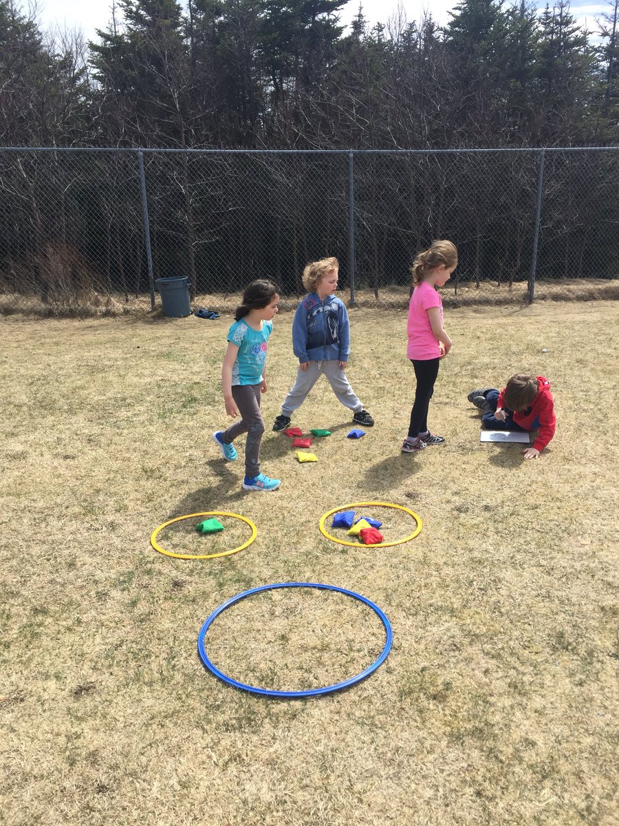 BCEMorrisEFI's tweet photo. Very excited kiddies to be completing our math centres outside on this beautiful day. ☀️ #numbercombinations https://t.co/29j4MMGcQ0