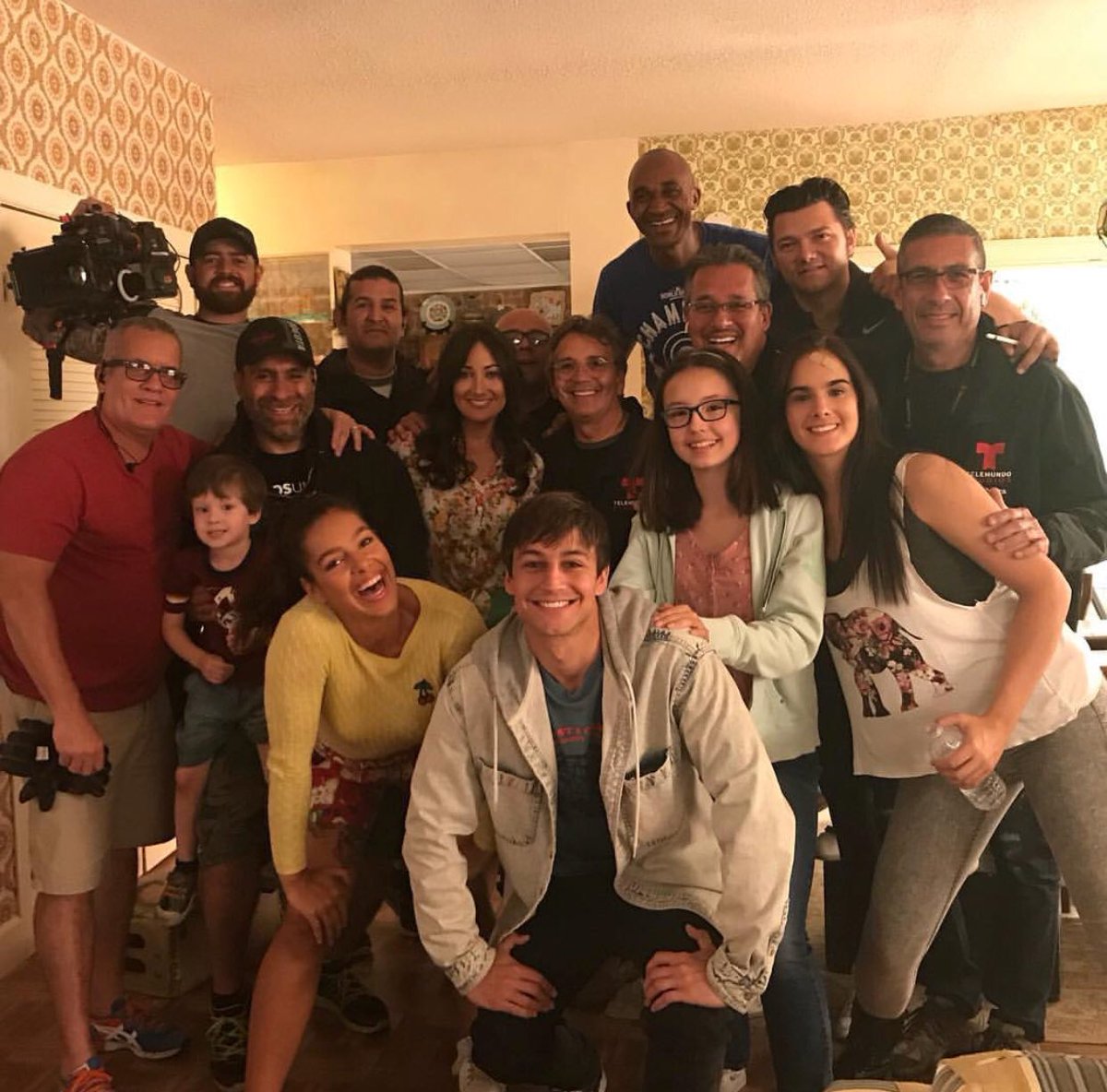 Aquí están algunos de los que conforman esta familia con la que comparten todos los días en grabaciones...