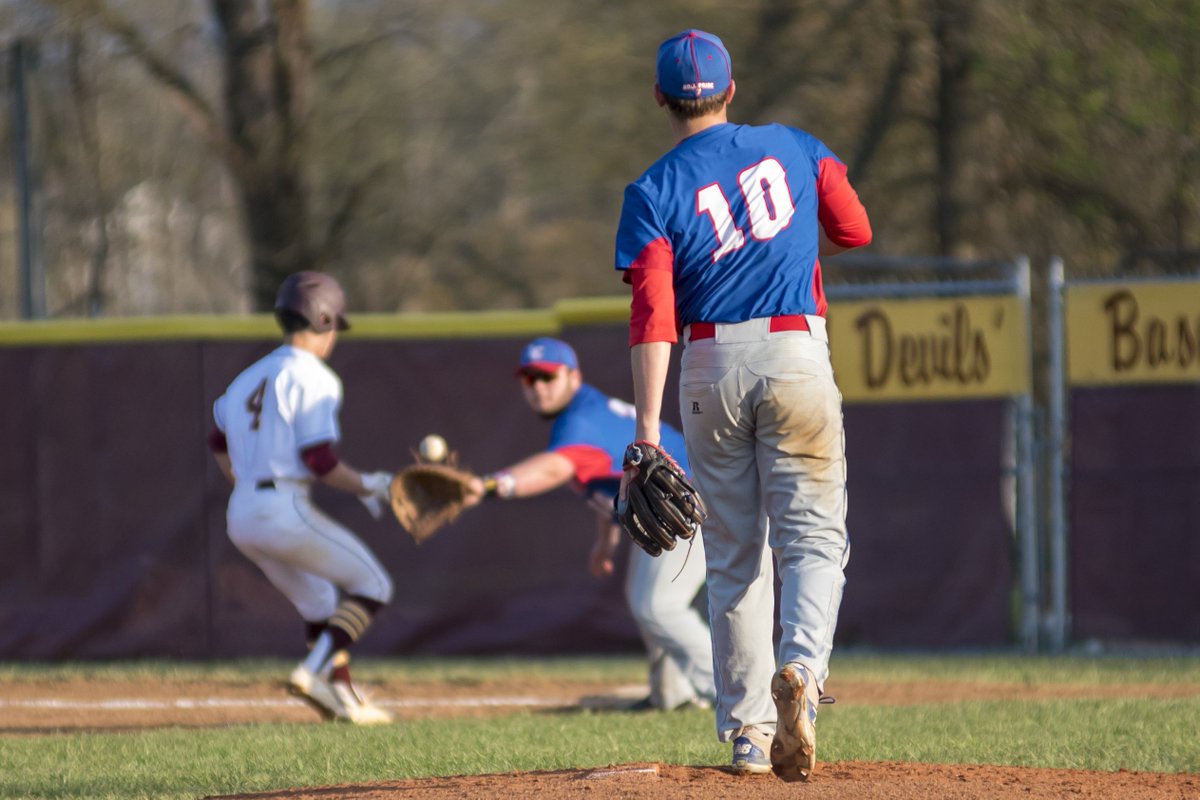 Collier_Photos's tweet photo. Action shots from tonight's @reddevilball &amp; @BaseballLCLions game played at Russell. Devils won 5-3. @DIndependentQB @zklemmeADI @martyconley @kgDIphoto https://t.co/ZxJyofHId1