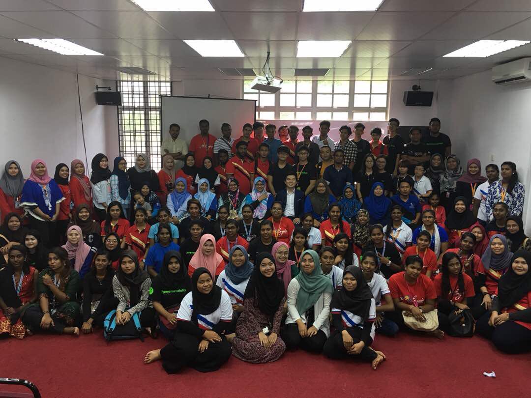 YayasanPerintis's tweet photo. Invincible-X Motivational Tour Program @ Cosmopoint College Seremban was yesterday. They have learned about identifying tips and tricks for their inner values in careers. We hope all of you had a great time! TQSeremban! ✨#motivational #talk #values #career #education #cosmopoint https://t.co/Leq97IpVQO