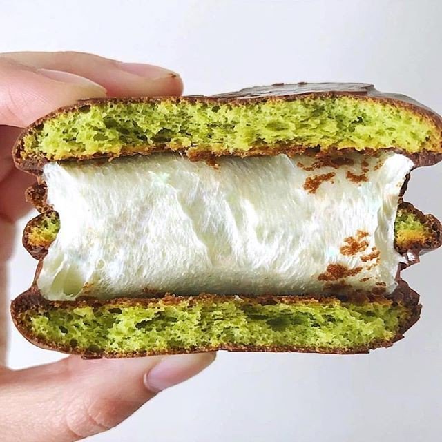 hello_matcha's tweet photo. Oh ok, a matcha s’more? Yes please!
.
📷 @thematchastewart .
Indulge in your own Premium Matcha today. Visit link in our bio to learn more! 🍵 🙏
.
.
.
.
#hellomatcha #matcha #抹茶 #zen #tea #teatime #healthyliving #superfood #instafood #foodstagram #… https://t.co/xnN31yYGy4 https://t.co/7oNYf2y4aF