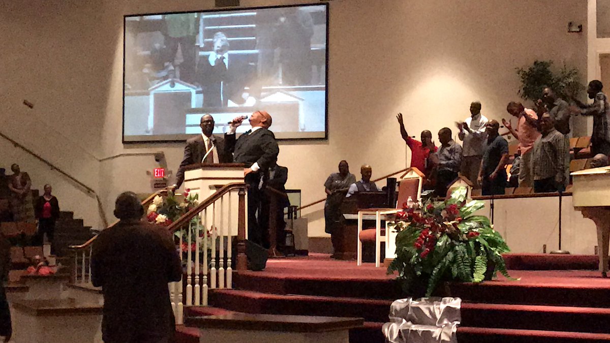 drcurtiswallace's tweet photo. If you weren’t at the Revival last night, you missed a blessing! Dr. Adolph went to the 5th chapter of Mark, and preached “Giving Him Something He Can Feel!” I hope to see y’all tonight! #pilgrimrestdallas #preachingtime https://t.co/q2WYz1Jrcl