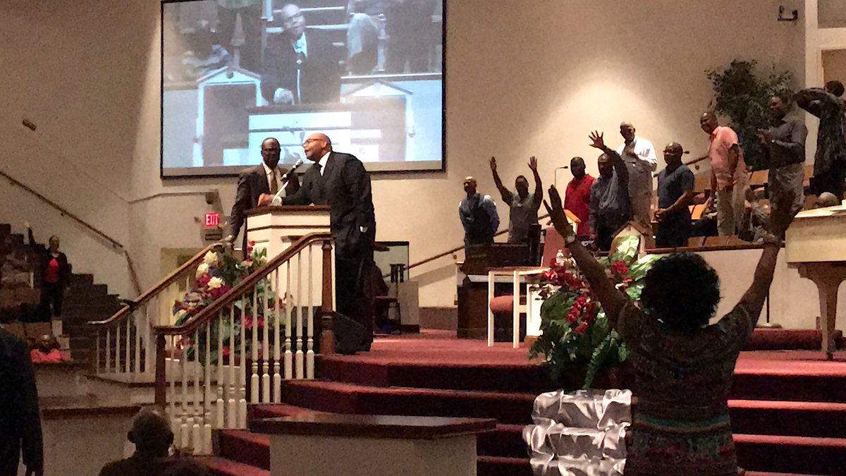 drcurtiswallace's tweet photo. If you weren’t at the Revival last night, you missed a blessing! Dr. Adolph went to the 5th chapter of Mark, and preached “Giving Him Something He Can Feel!” I hope to see y’all tonight! #pilgrimrestdallas #preachingtime https://t.co/q2WYz1Jrcl