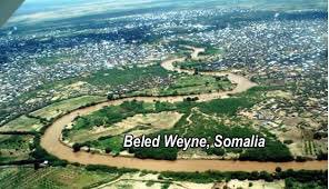 CoopSomalia's tweet photo. For the last 4days, heavy floods are reported to fall in Somalia’s central town of Hiiraan, days after river floods displaced thousands of families. The rainfall washed down hundreds of houses and farming lands, forcing many to flee to the nearby villages https://t.co/FsFqclo41y https://t.co/MPNRQmlGVA