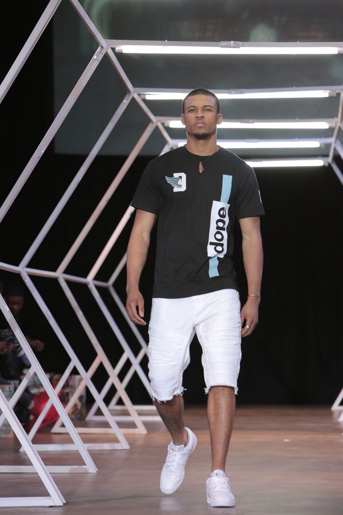 ActuallyDarrell's tweet photo. Move like a boss, walk like a model #DTLRUnleashed https://t.co/rC4Bi4vr0U