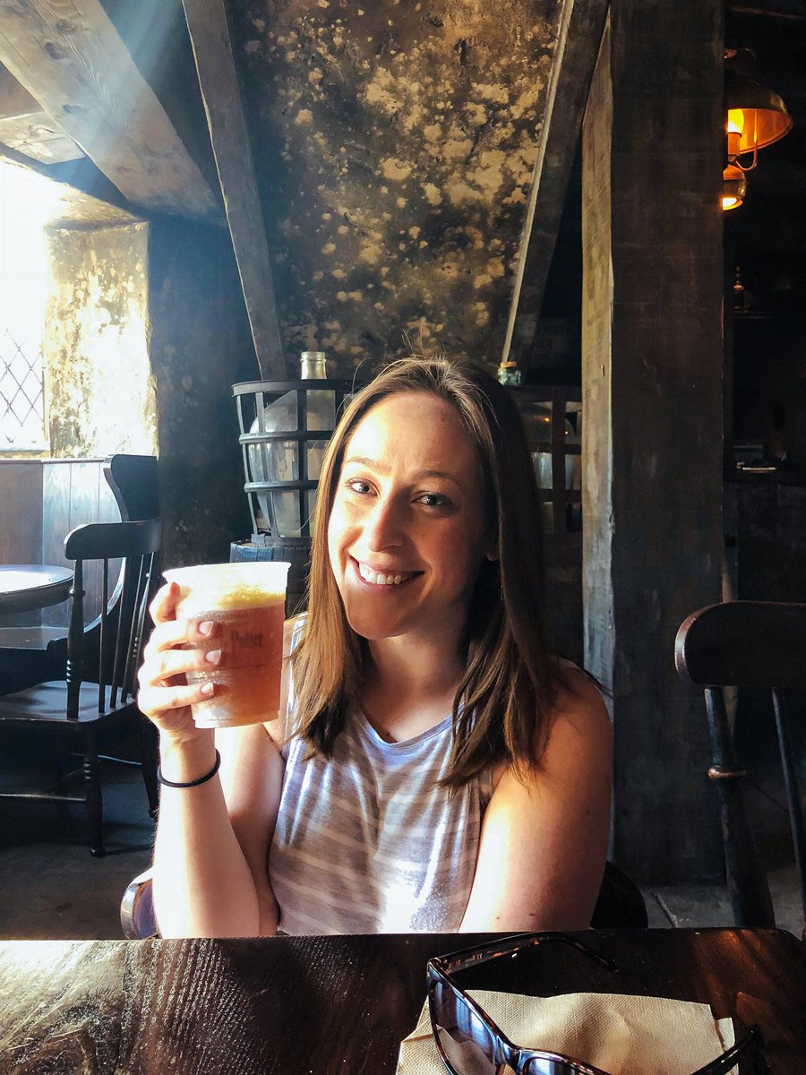 sheriwilso's tweet photo. Butterbeers and Great Hall cheers! Solid day at @UniversalORL. #harrypotter https://t.co/lzuLPor4gi