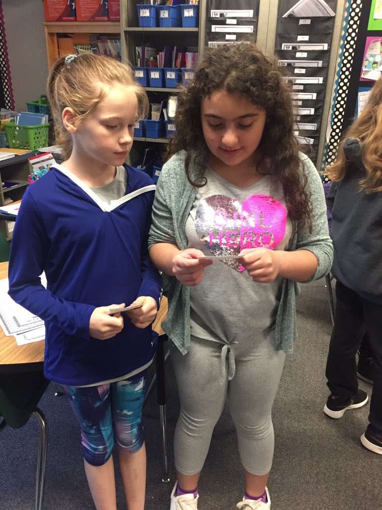 MrsLeoTX's tweet photo. Bledsoe students sharing poems for “Poem In Your Pocket Day!” #piypd @Bledsoe_Elem @snyder_kelli https://t.co/3vqmGzg93y