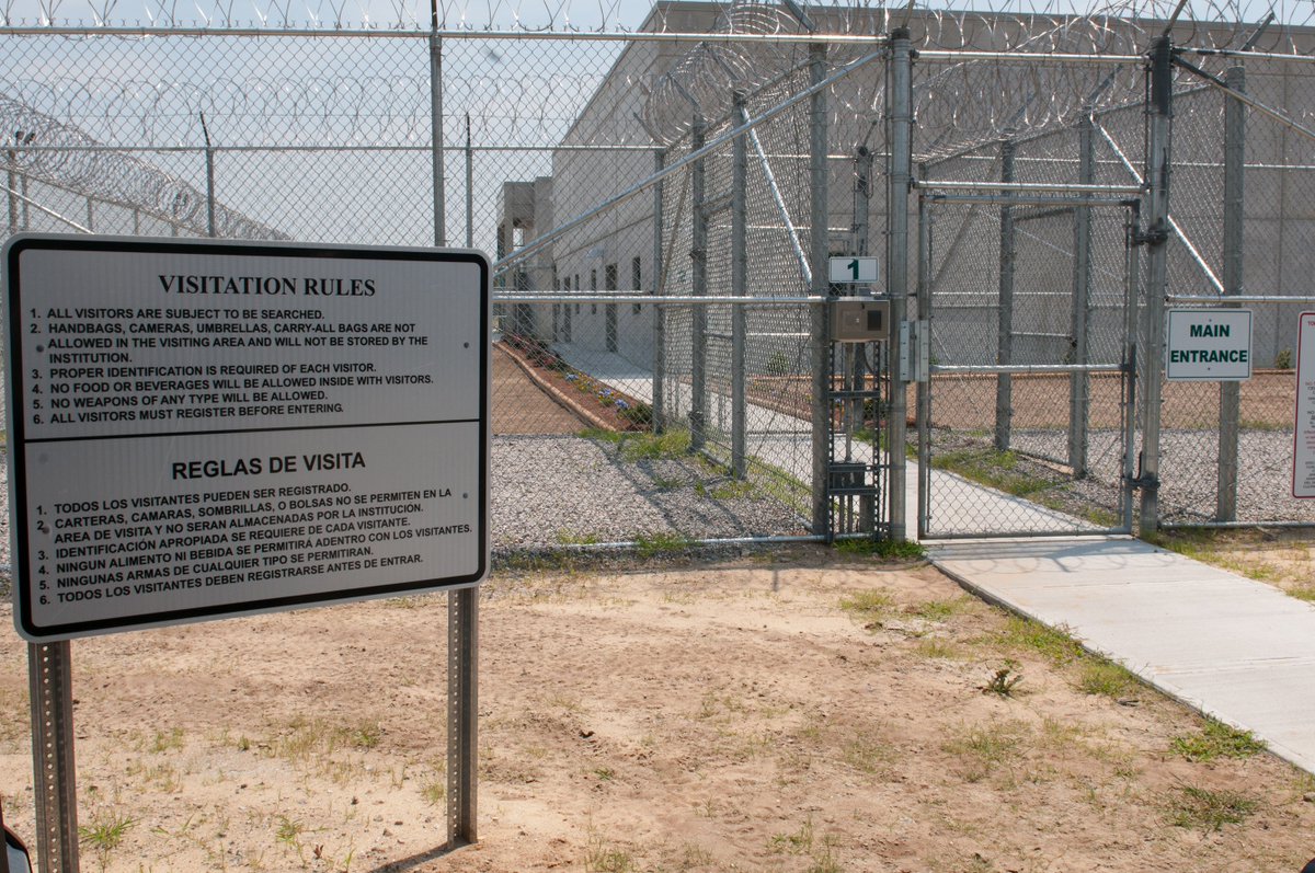 NCPublicSafety's tweet photo. In North Carolina, the average yearly cost per inmate is $35,252. Helping people find job/housing opportunities after they leave prison helps decrease the number of people who recommit crimes, and saves taxpayers from additional incarceration costs. #NCreentryweek https://t.co/B71Y0jKum8