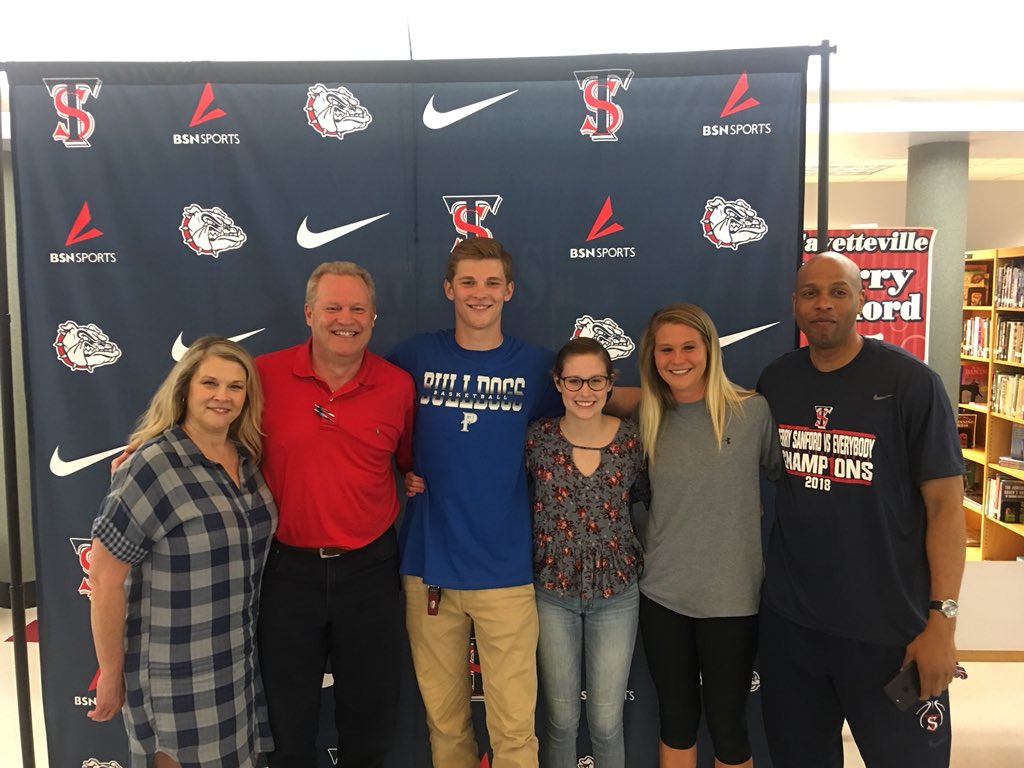 DarrenCorbett4's tweet photo. Congrats to @holt_walker11 and the Walker family as Holt signed with Pitt Community College. Everyday is a great day to be a Bulldog! #ftshoops ๐ https://t.co/ngkRHdbUA4