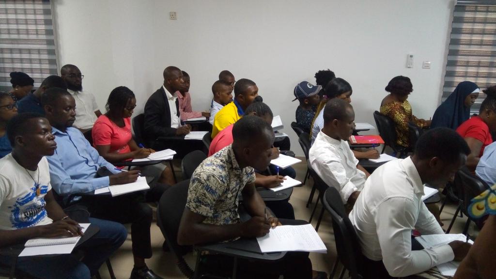 YouthFarmLab's tweet photo. Batch 1 participants learning the rudiments of an Agripreneur and different Agriculture business canvas models.
#YouthFarmlab #AgricBusiness
@FmardNg @SynergosGPC @prettymissfarmer @synergos_inst @thistleberryfarms @OpeFarms @AgriHubNg @BayoOmoboriowo @toluogunlesi https://t.co/ity8JvWjHT