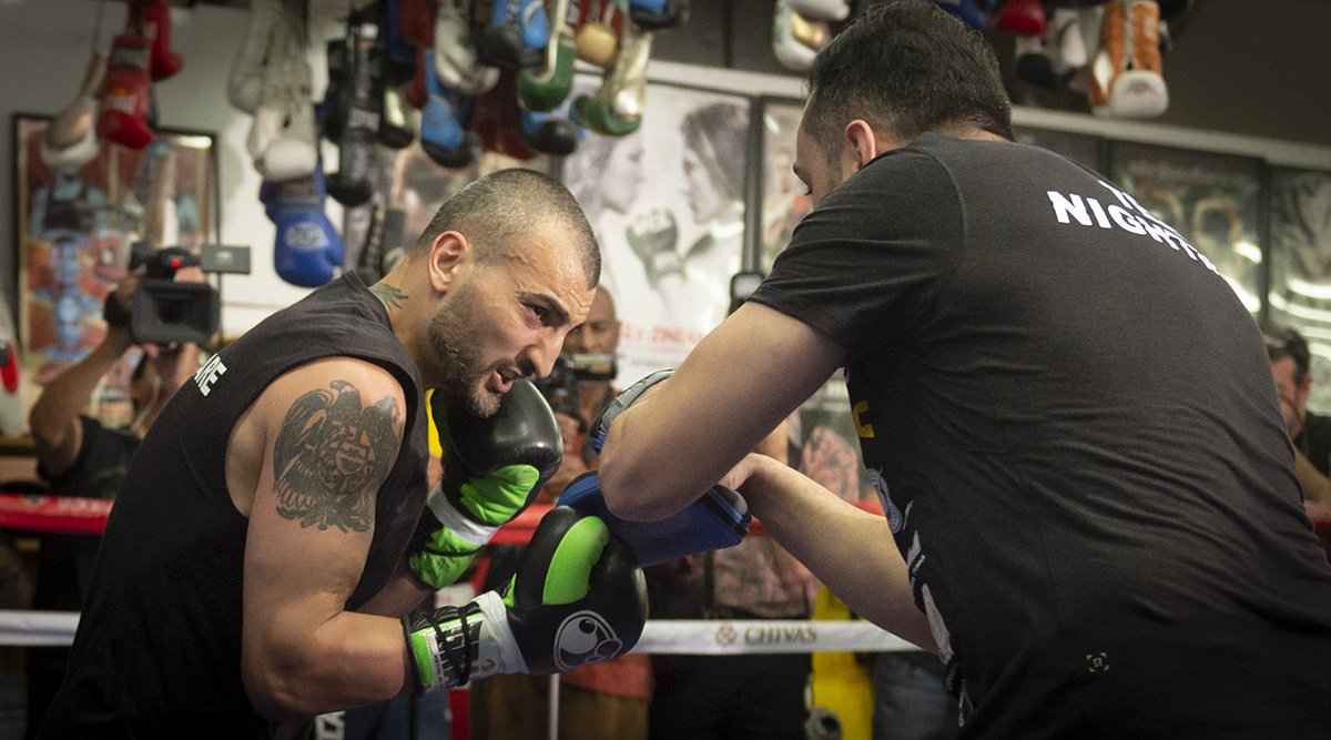 ProsportImages's tweet photo. Media day workout with Vanes “the Nightmare” Martirosyan @VanesBoxing at Glendale Fighting Club #GGGVanes #golovkinmartirosyan #bigdramashow #boxing https://t.co/7DTHZdnJhV