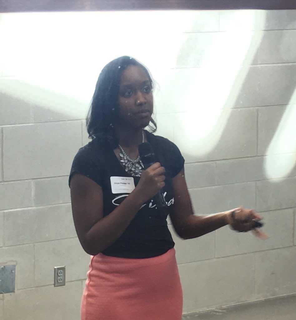 Maya Packer ‘17 answers questions about her venture, Scriba Planner, a customizable organizational tool to help students and professionals coordinate their lives and track progress on goals and projects! Each pitch is followed by a Q&amp;A from our judges and audience.