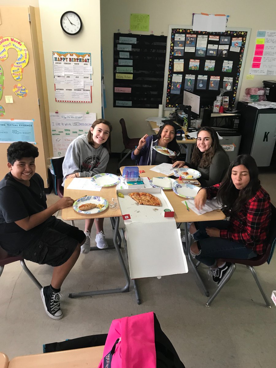 lmbennett65's tweet photo. ESL Tutoring and Pizza with one of our wonderful GRHS Book Buddies! @ARJHLonghorns @_raneyharriss @randomtuana https://t.co/Gc6ISKN6wE