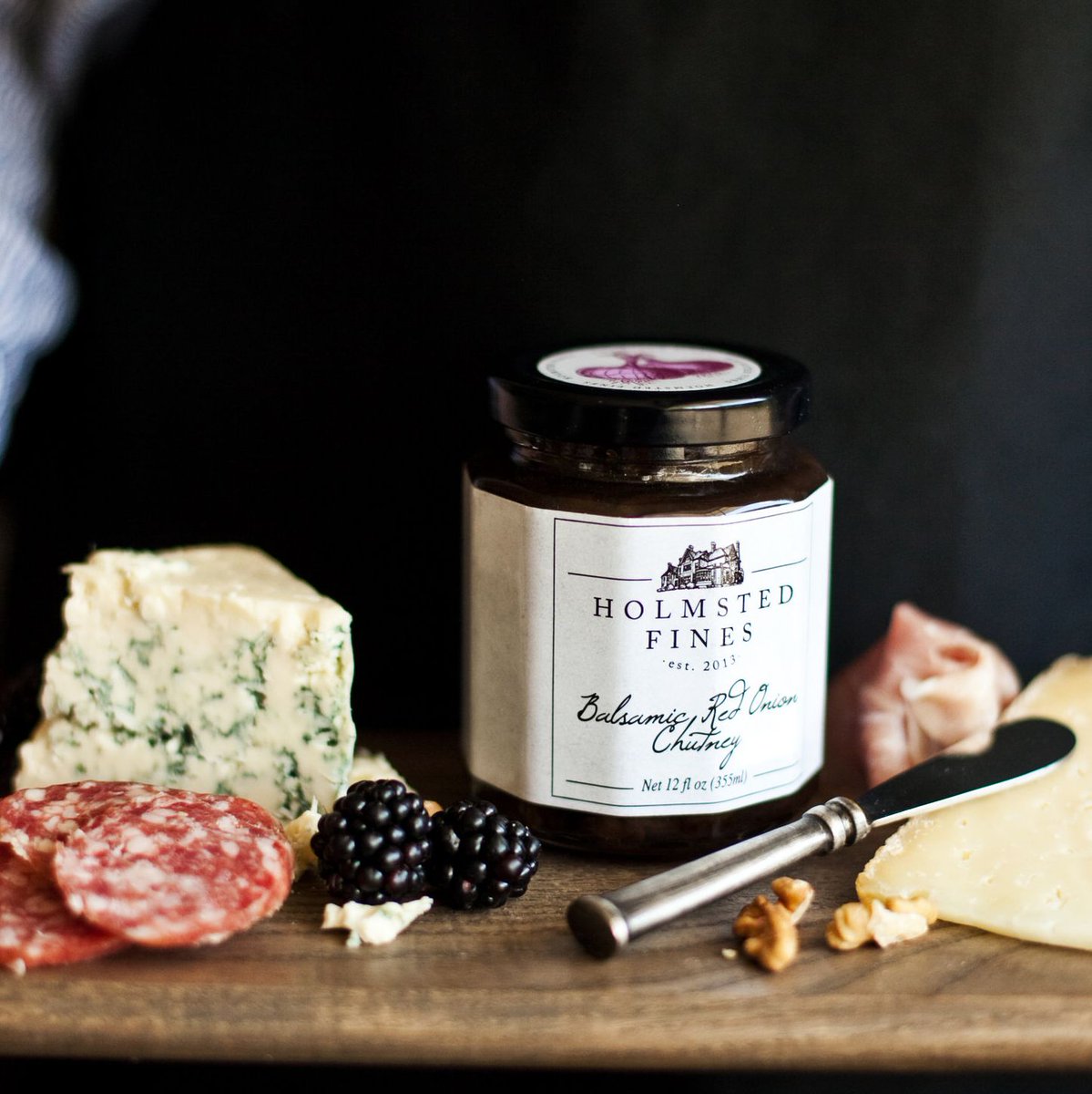 VilleMagSEA's tweet photo. Versatile #condimentspreads will not only change your #appetizer game but can pair with anything from pork to veggies, toast or cheese. Try these five and spread the word about your favorites. https://t.co/QitpgGVFIi  #foodie #foodblogger https://t.co/tZlXwUs5yz