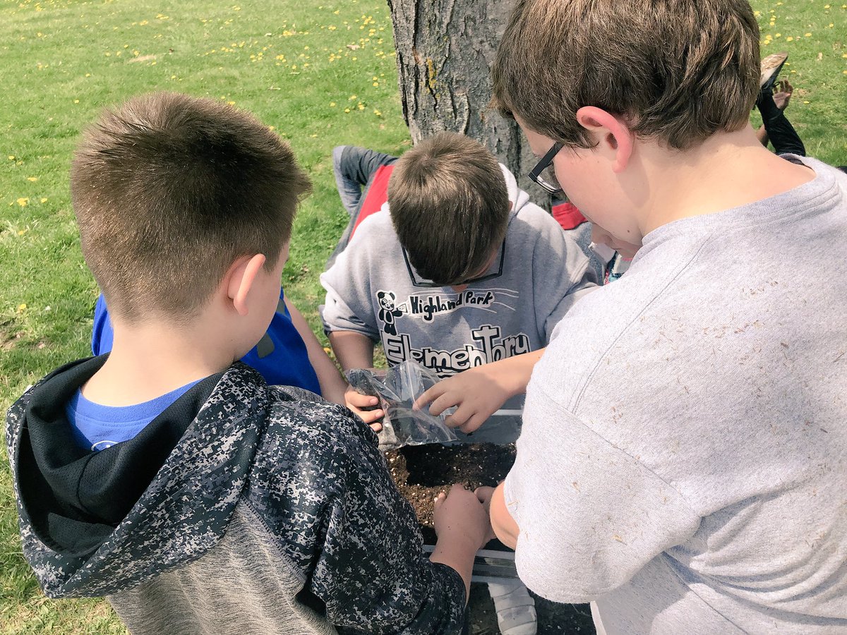 MsRyan_Summit's tweet photo. @GibbyShane from @SycLandTrust came to help fifth and sixth graders plant their seeds. Stay tuned for updates on germination. 🌱🤞🏼 https://t.co/CRgDIJ9jgw